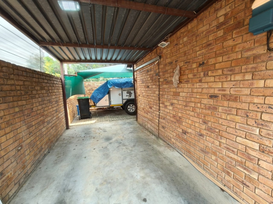 3 Bedroom Property for Sale in Safari Gardens North West